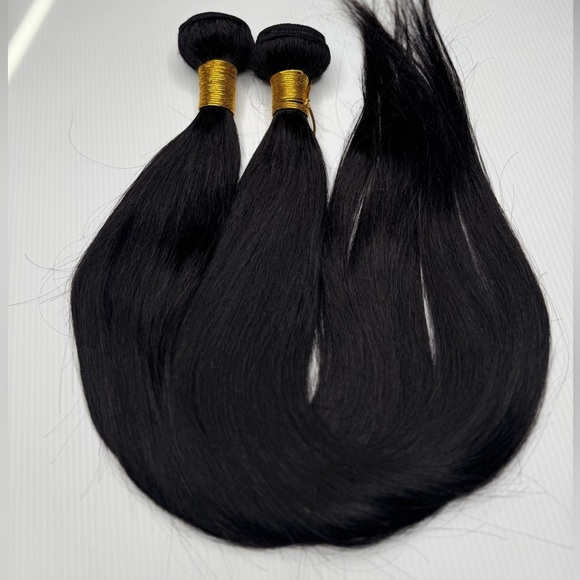 Straight 100% Unprocessed  Straight Human hair Bundles 24” & 26” - Picture 5 of 9